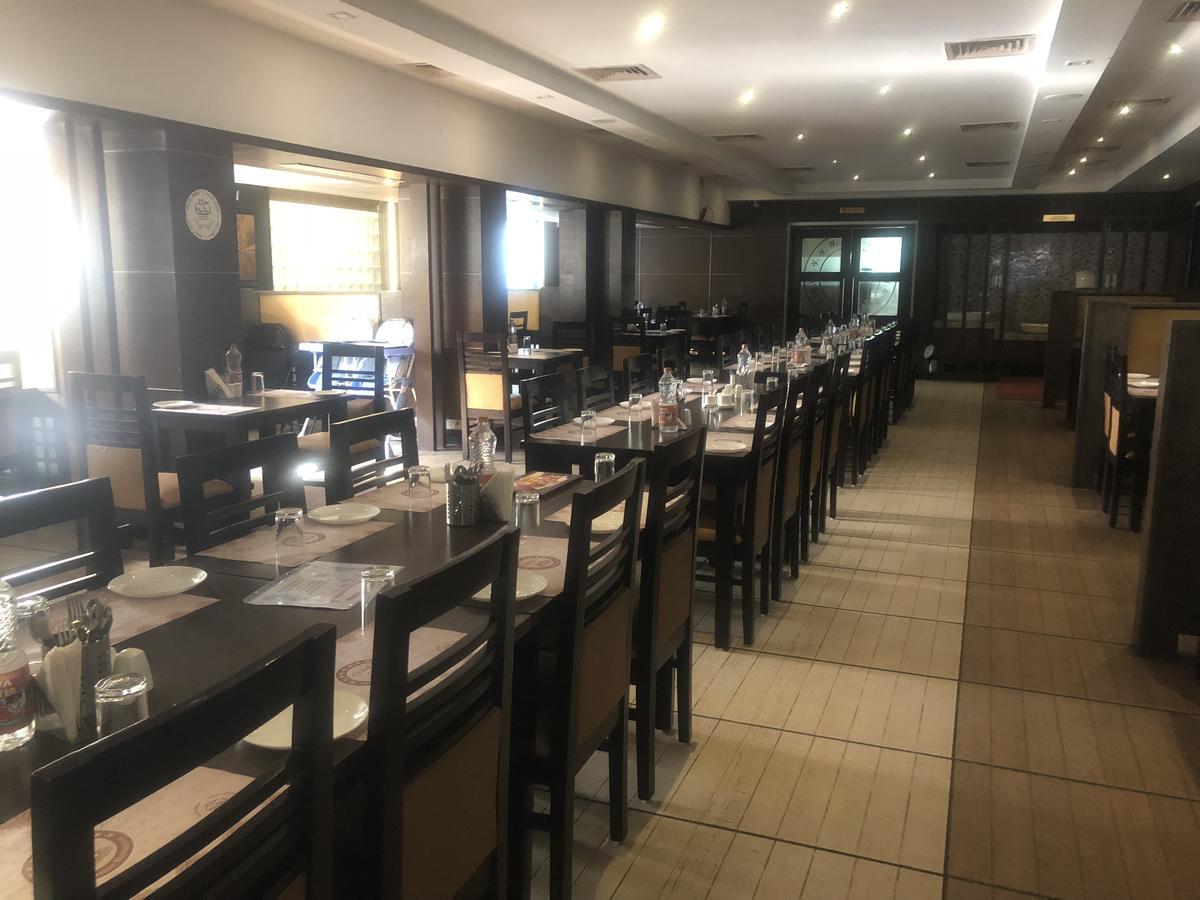 Hotel Shaans Tiruchirappalli Zewnętrze zdjęcie